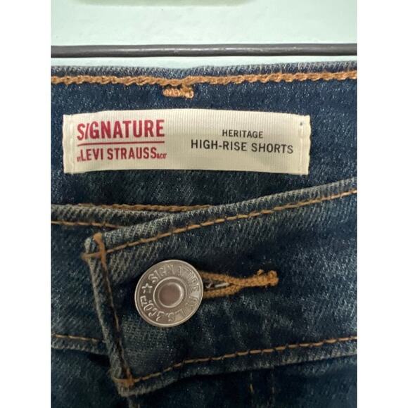 Levi Strauss NWT High-Rise 3” comfort stretch Vintage Inspired shorts Size 8 - Picture 7 of 13